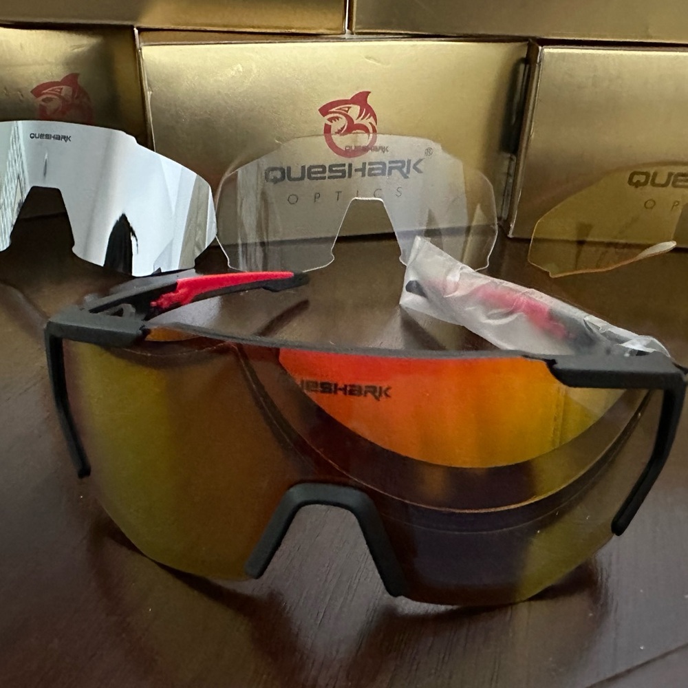 Sports glasses